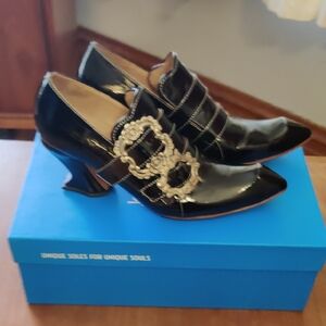 Fluevog Strozzi, Black Patent Leather Croc, Buckled Loader Heel, Women's 6.5